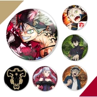 Black Clover kitűzők – animés ajándék