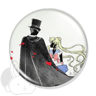 Tuxedo Mask és Sailor Moon kitűző